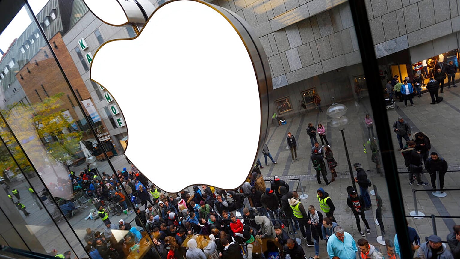 Comissão Europeia equaciona resposta à vitória judicial da Apple