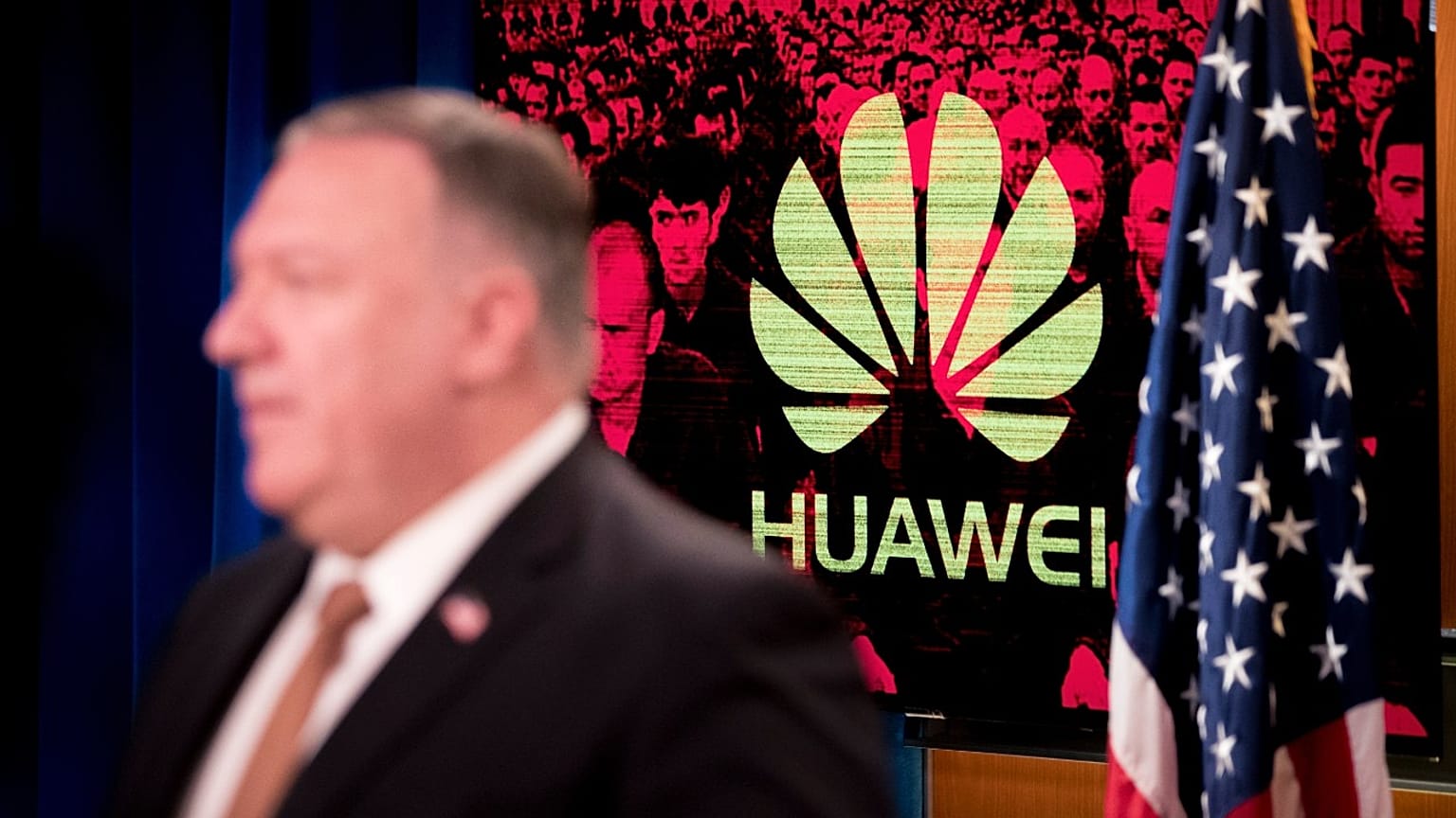 Kína "komolyan aggódik a Huawei-döntés miatt"