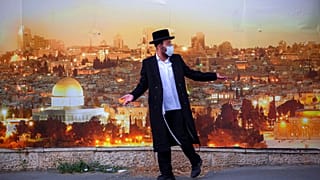 Un judío ultraortodoxo en las calles de Jerusalén el pasado día 13