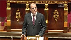 Премьер-министр Франции выступает с программной речью