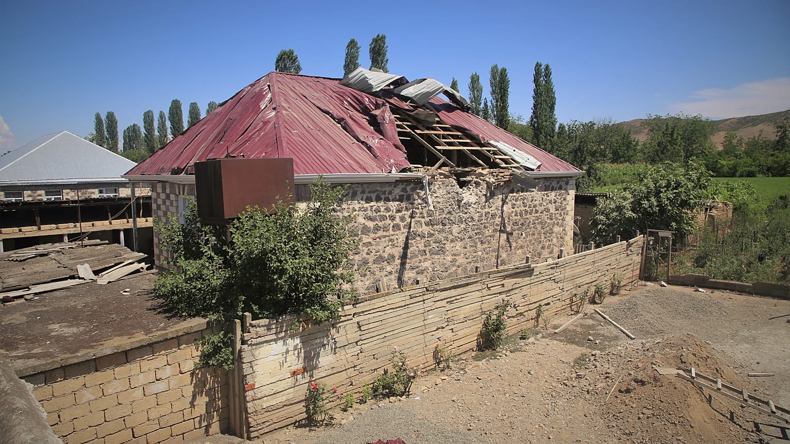 Ermenistan-Azerbaycan sınırında çatışma yeniden alevlendi