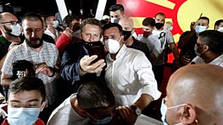 Ο Ζ. Ζάεφ με υποστηρικτές του κόμματός του