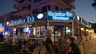 Maiorca, turisti non rispettano il distanziamento: locali chiusi per tutta la stagione