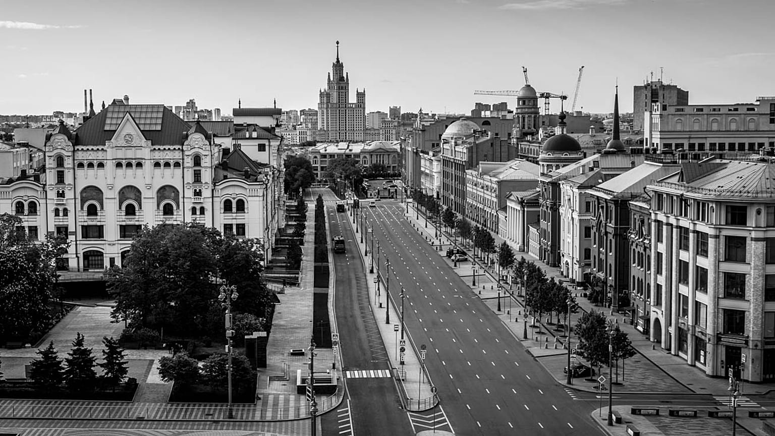 Политехнический музей и Новая площадь. Вид со смотровой площадки Центрального Детского Магазина