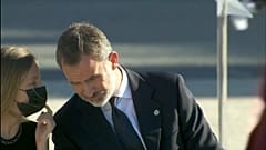 Maske auf! Leonor (14) mahnt ihren Vater, König Felipe von Spanien