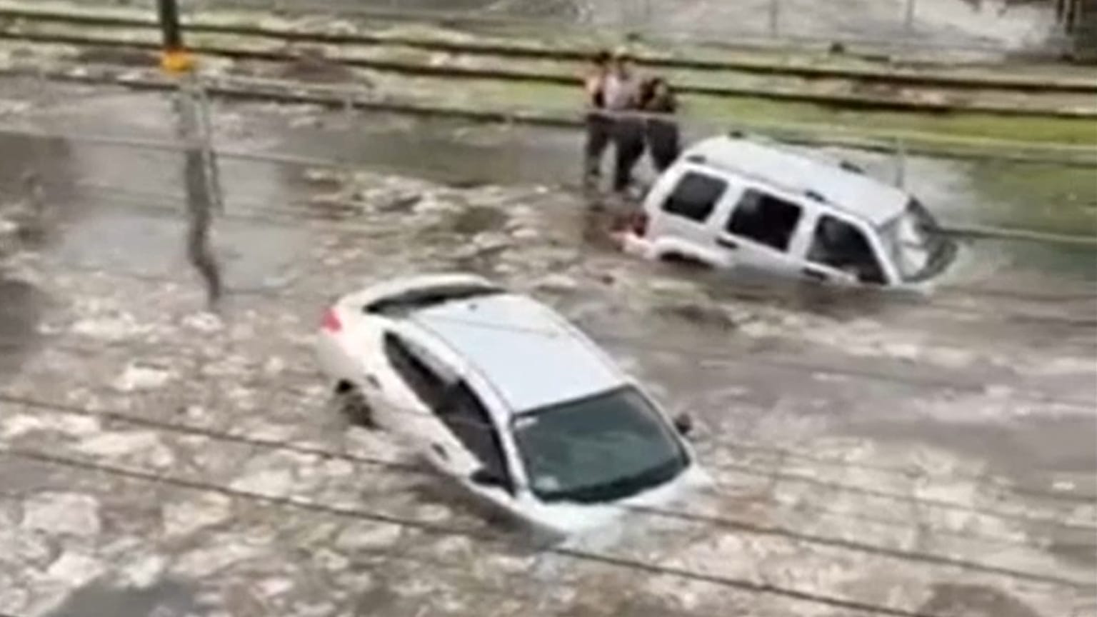 صورة ملتقطة من الفيديو_ فيضانات تضرب المكسيك 