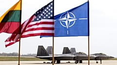 Самолеты ВВС США на авиабазе Шяуляй под Вильнюсом