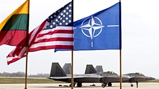 Самолеты ВВС США на авиабазе Шяуляй под Вильнюсом