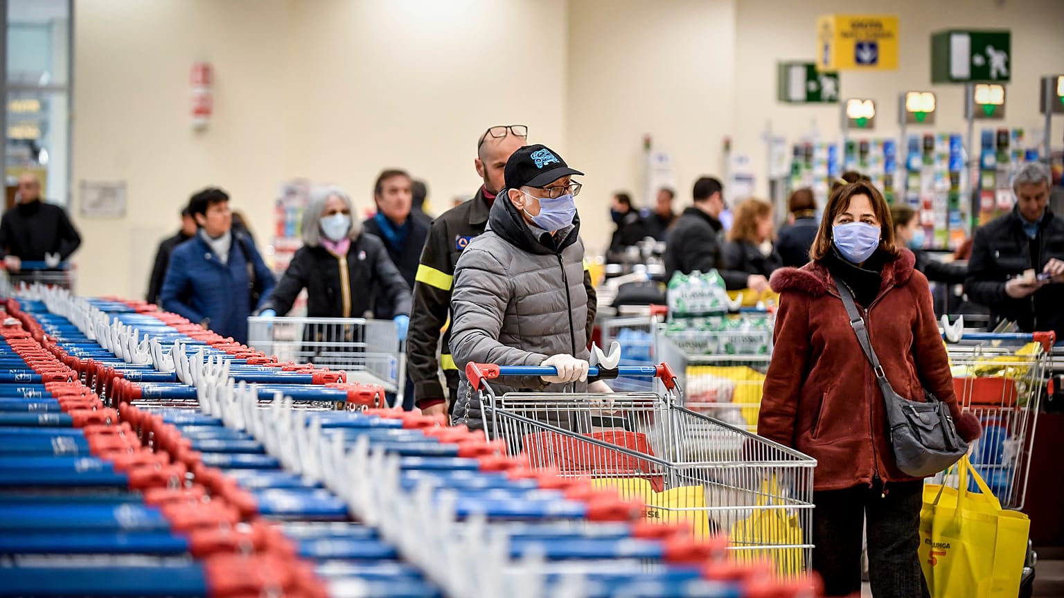 Euro Bölgesi'nde yıllık enflasyon yüzde 0,3'e çıktı
