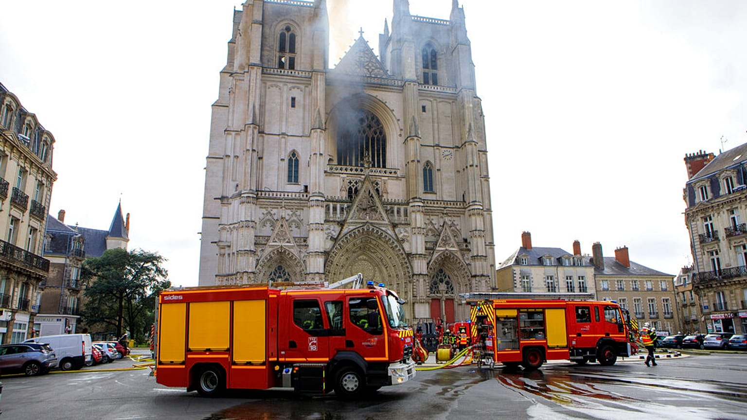 Feuer in Kathedrale von Nantes offenbar Brandstiftung