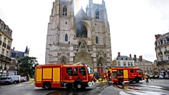Feuer in Kathedrale von Nantes offenbar Brandstiftung