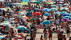 Минздрав Франции связывает вторую волну пандемии с несоблюдением жителями мер предосторожности 