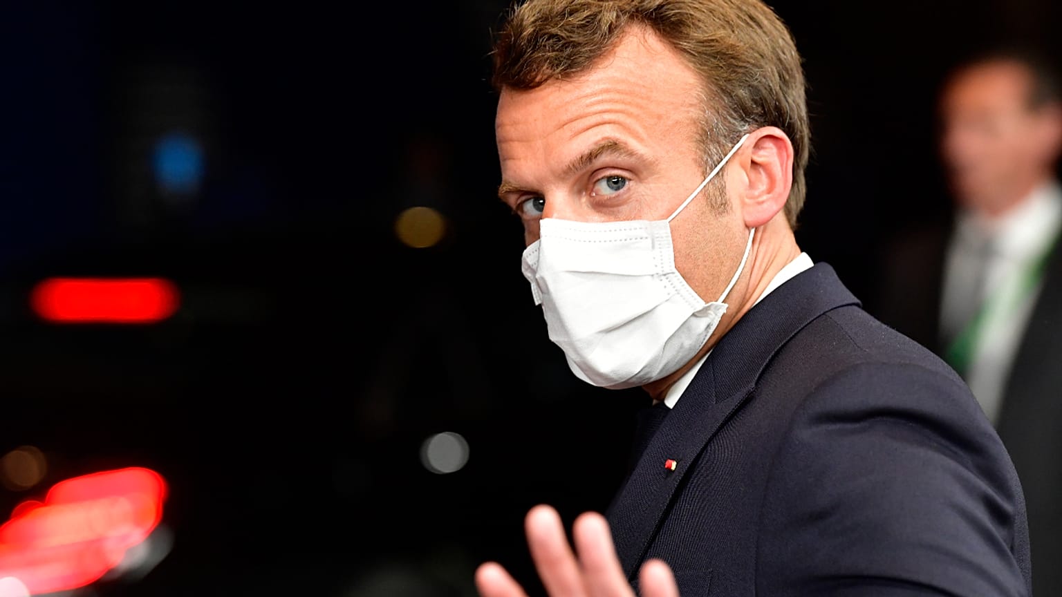 Presidente de França defende respeito pelos princípios e valores europeus