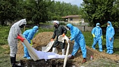 شیوع کرونا در ایران؛ جان باختن ۲۱۷ نفر در ۲۴ ساعت گذشته