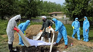 شیوع کرونا در ایران؛ جان باختن ۲۱۷ نفر در ۲۴ ساعت گذشته