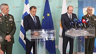 Οι υπουργοί Άμυνας Ελλάδας και Κύπρου