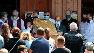 Γαλλία: Κηδεύτηκε ο οδηγός λεωφορείου που δέχθηκε επίθεση από νεαρούς