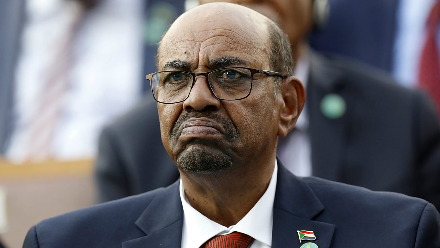 Sudan'ın darbe ile görevden uzaklaştırılan eski lideri Ömer el Beşir
