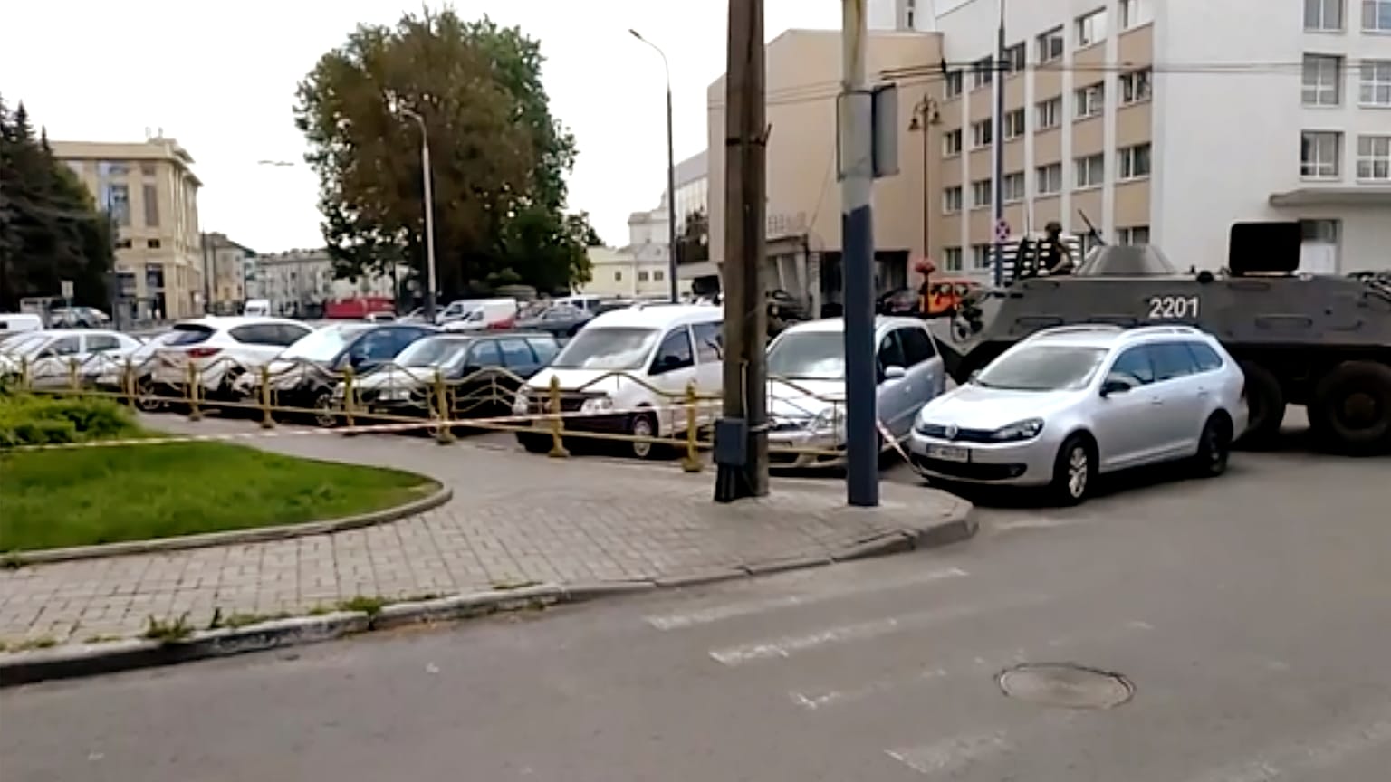 Ukrayna'nın Lutsk kentinde 20 kişi rehin alındı