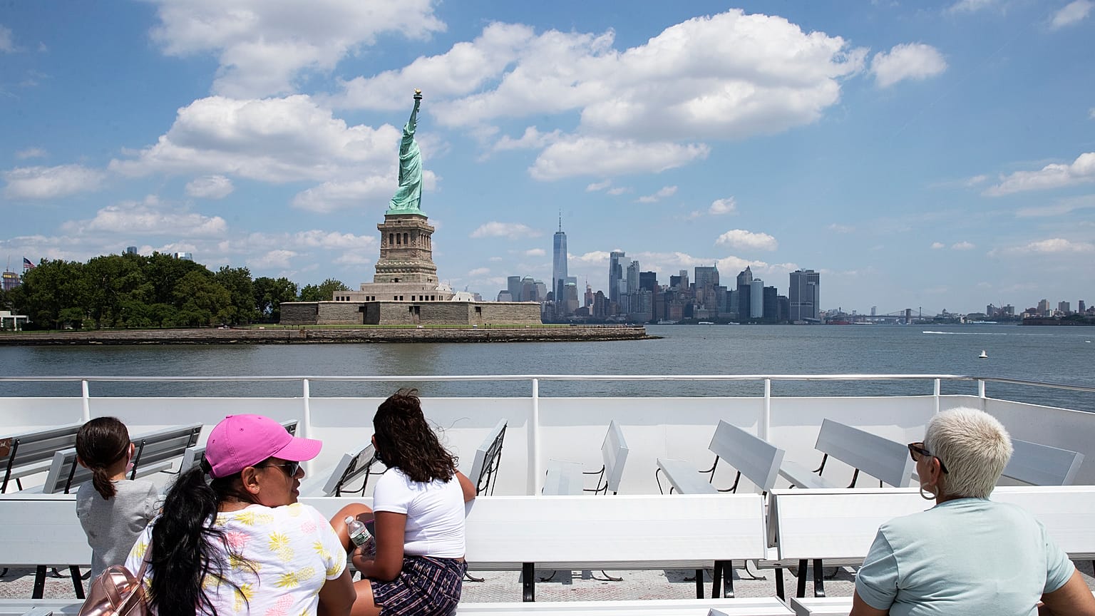 Finalmente i turisti alla Statua della Libertà!