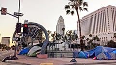 Tiendas de campaña de las personas sin hogar en Los Ángeles