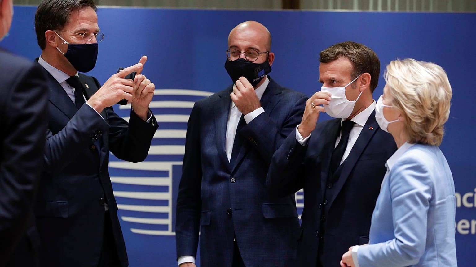 El primer ministro holandés, Rutte, partidario de los recortes con otros líderes europeos