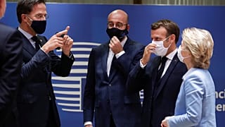 El primer ministro holandés, Rutte, partidario de los recortes con otros líderes europeos