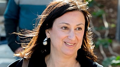 Φωτογραφία της 4ης Απριλίου 2016 δείχνει τη Μαλτέζα ερευνητική δημοσιογράφο Ντάφνε Καρουάνα Γκαλίτσια, που σκοτώθηκε από βόμβα σε αυτοκίνητο στη Μάλτα στις 16 Οκτωβρίου 2017.