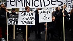 Tüntetés a családon belüli erőszak és a nőgyilkosságok ellen