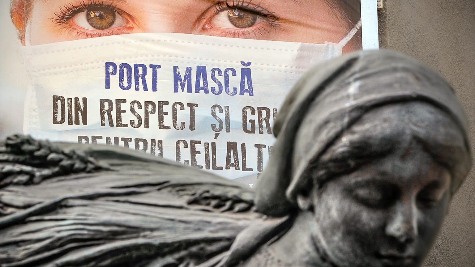 Maszk használatát népszerűsítő plakát Bukarestben 2020. július 16-án