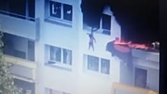A szomszédok mentették meg a tűz elől lakásukból kiugró gyermekek életét