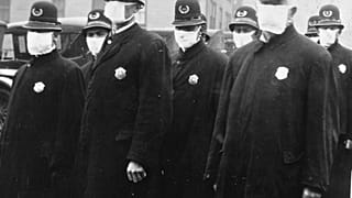 Des policiers de Seattle en 1918, pendant la pandémie de grippe espagnole