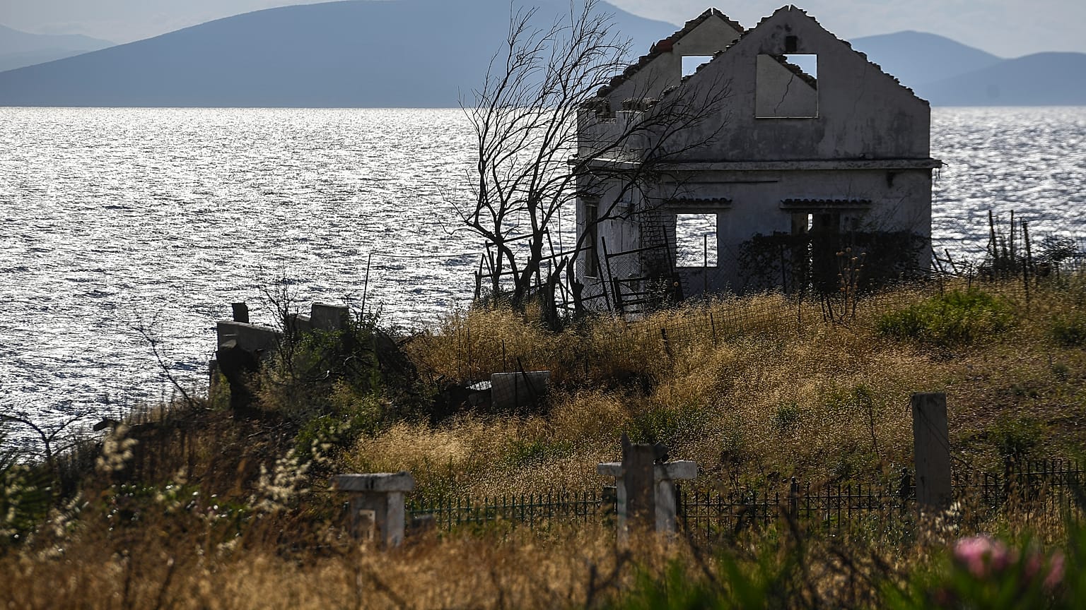Brandruine in Mati