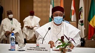Mahamadou Issoufou, président du Niger à l'issue du sommet qui s'est tenu à Bamako au Mali, le 23 juillet 2020
