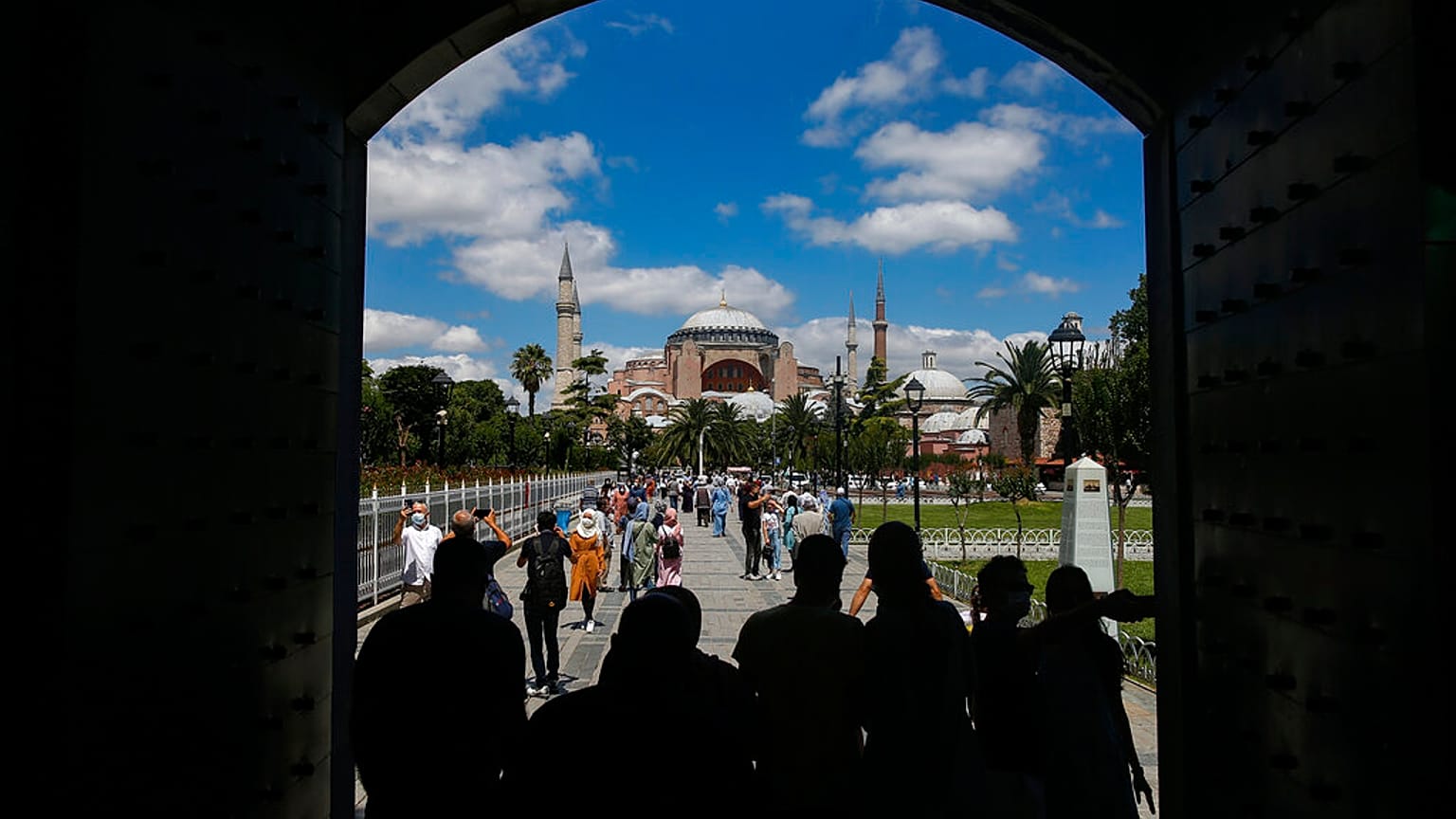 Η Αγία Σοφία από το Μπλε Τζαμί