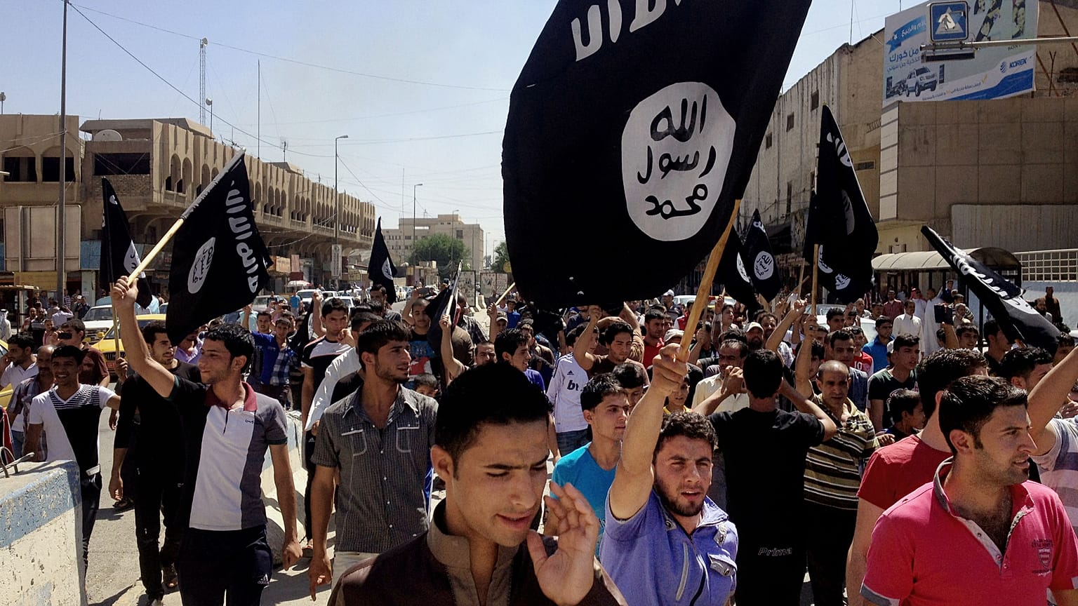 صورة أرشيفية لمناصرين لداعش 2014