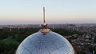 Geheimes DJ-Setauf dem Brüsseler Atomium 