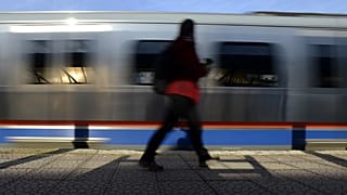 Ayasofya'daki yoğunluk nedeniyle metro seferleri iptal edildi; yolcular kadın makiniste saldırdı