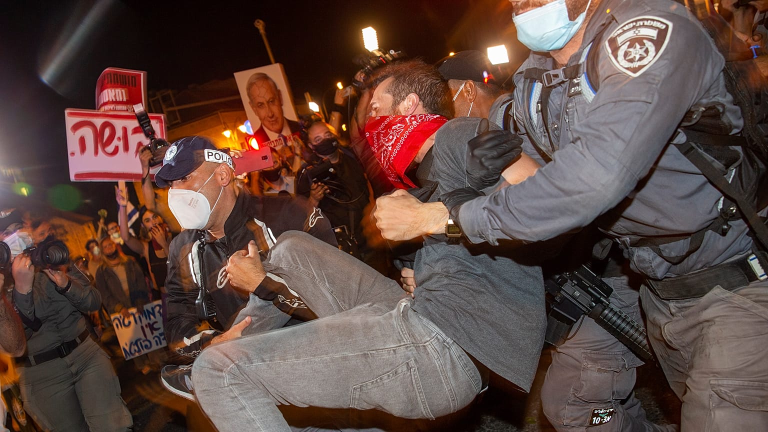 İsrail'de protesto gösterileri devam ediyor