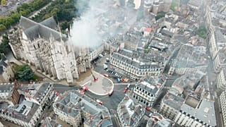 Fransa'da Nantes katedralini kundaklamakla suçlanan Ruandalı bir sığınmacı tutuklandı