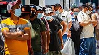 A máscara passou a fazer parte do dia-a-dia na maior parte das cidades