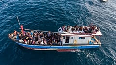 En az 24 Arakanlı göçmeni taşıyan tekneden haber alınamıyor