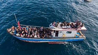 En az 24 Arakanlı göçmeni taşıyan tekneden haber alınamıyor