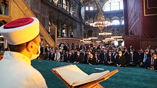 Santa Sofia: le aziende greche vogliono un "embargo" alla Turchia. Ma ci sono troppi affari in ballo