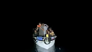 İtalya'nın Lampadusa Adası'na geçtiğimiz haftadan bu yana bine yakın göçmen ulaştı