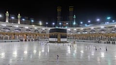 تقليص عدد المصلين في مكة المكرمة  لمواجهة فيروس كورونا