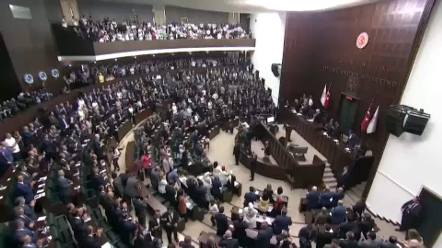 Turchia: Il Parlamento approva la legge sui social. Ong: "censura"