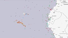Hatalmas kínai flotta halászik Galápagos mellett
