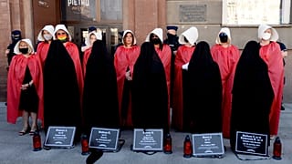 Γαλλία: Η Πολωνία θα αντιμετωπίσει "συνέπειες" αν αποσυρθεί από τη Σύμβαση της Κωνσταντινούπολης