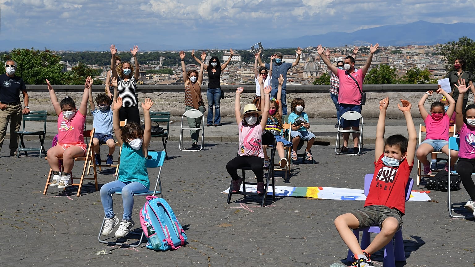 Un flashmob a Roma per chiedere la riapertura delle scuole